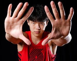 苏群：杨瀚森要在残酷的环境中像斯巴达勇士那样生存 提速是关键